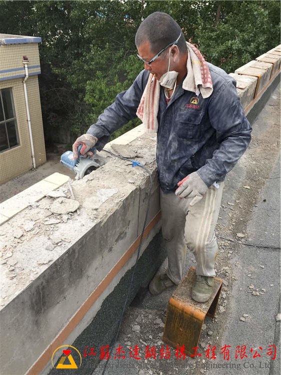 濰坊恒力新型建材有限公司拱形屋頂安裝工程濰坊恒力新型建材有限公司拱形屋頂細(xì)節(jié)